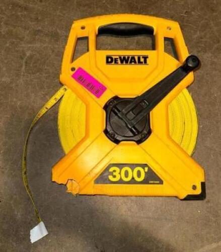 DESCRIPTION: 300' MEASURING TAPE BRAND / MODEL: DEWALT LOCATION: LEVEL 1 QTY: 1