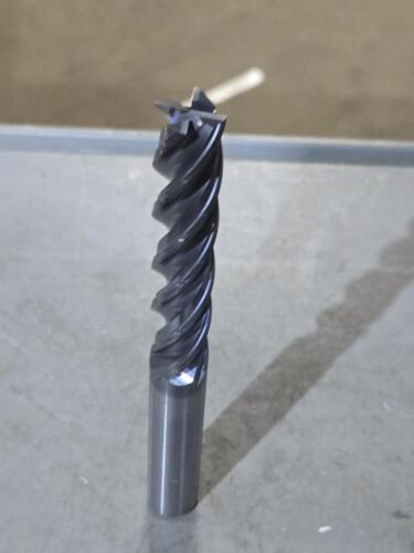 DESCRIPTION: (1) SOLID CARBIDE SQ END MILL BRAND/MODEL: WIDIN VXE544A040 SIZE: 5/8" DIA 3-1/4" LOC RETAIL$: $340.08 QTY: 1