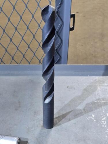 DESCRIPTION: (1) HSS SML DRILL BIT BRAND/MODEL: VC SIZE: 1" DIA RETAIL$: $44.43 QTY: 1