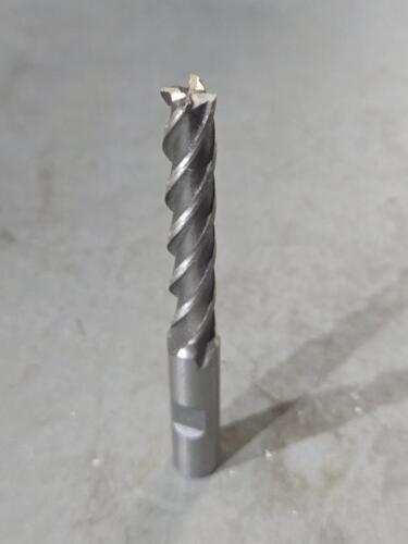 DESCRIPTION: (1) HSS SQ END MILL BRAND/MODEL: VC 01735208 SIZE: 5/16" DIA 2" LOC QTY: 1