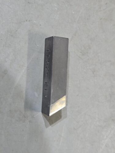 DESCRIPTION: (4) CARBIDE TOOL BITS BRAND/MODEL: RTWS81612 QTY: 4
