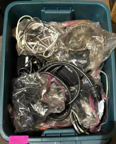 DESCRIPTION: ASSORTED AUDIO CABLES AND CORDS LOCATION: OUTSIDE ELECTRONICS CAGE QTY: 1