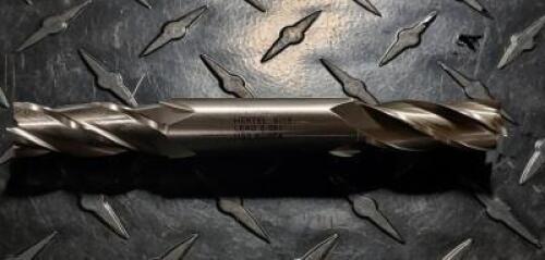 DESCRIPTION: (1) HSS DOUBLE END SQUARE END MILL BRAND/MODEL: HERTEL 41117623 RETAIL$: $51.90 SIZE: 9/16" 1*3/8 LOC 5/8 SHANK QTY: 1