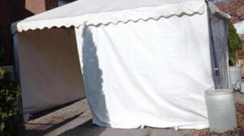 DESCRIPTION: (4) 10X20 WHITE SOLID SIDEWALLS BRAND/MODEL: TENTANDTABLE.COM INFORMATION: CLIPS AT ENDS LOCATION: WAREHOUSE QTY: 1