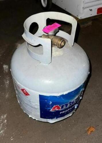 DESCRIPTION: PARTIALLY FULL PROPANE TANK LOCATION: LEVEL 2 QTY: 1