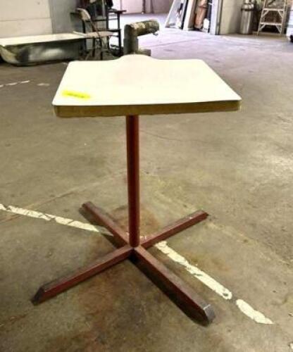 T-SHIRT STAND