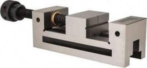 DESCRIPTION: (1) TOOL MAKER VISE BRAND/MODEL: GILBRALTAR #42052605 SIZE: 2-7/8" W X 3/8" OPEN RETAIL$: $242.80 EA QTY: 1
