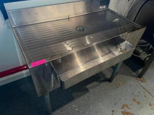 DESCRIPTION: 36" STAINLESS UNDER BAR DRY BOARD ADDITIONAL INFORMATION W/ SPEED RAIL FRONT SIZE: 36" LOCATION: BAR QTY: 1