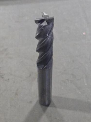 DESCRIPTION: (1) SOLID CARBIDE SQ END MILL BRAND/MODEL: OSG VG441-5003 SIZE: 1/2" DIA 1-1/2" LOC RETAIL$: $118.46 QTY: 1