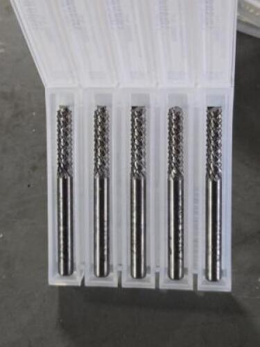 DESCRIPTION: (25) DIAMOND PATTERN ROUTER BITS BRAND/MODEL: SGS 73033 SIZE: 0.1880" DIA 5/8" LOC RETAIL$: $441.75 QTY: 25