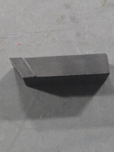 DESCRIPTION: (4) CARBIDE TOOL BITS BRAND/MODEL: RTWS81612 QTY: 4