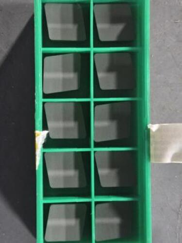 DESCRIPTION: (20) CARBIDE TURNING INSERTS BRAND/MODEL: GREENLEAF CNGN 433-T1A RETAIL$: $588.00 QTY: 20
