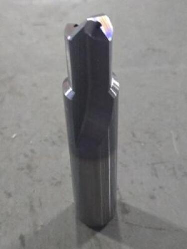 DESCRIPTION: (1) CARBIDE DRILL BITS BRAND/MODEL: CTE T1101 QTY: 1