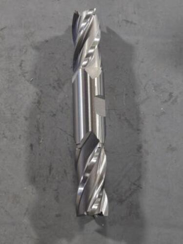 DESCRIPTION: (1) HSS DE SQ END MILL BRAND/MODEL: HERTEL 41117714 SIZE: 15/16" DIA 1-7/8" LOC RETAIL$: $112.30 QTY: 1