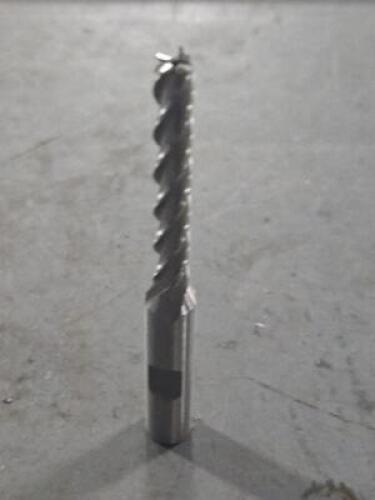 DESCRIPTION: (1) HSS SQ END MILL BRAND/MODEL: VC 01735166 SIZE: 1/4" DIA 1-3/4" LOC 3/8" SD QTY: 1