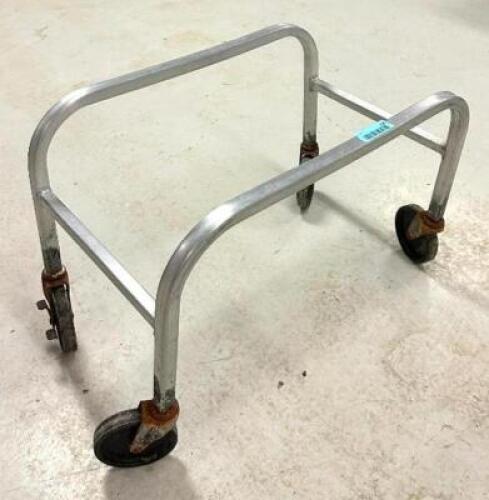 DESCRIPTION: BUS TUB CART LOCATION: PRODUCTION AREA QTY: 1