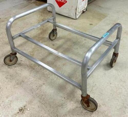 DESCRIPTION: BUS TUB CART LOCATION: PRODUCTION AREA QTY: 1