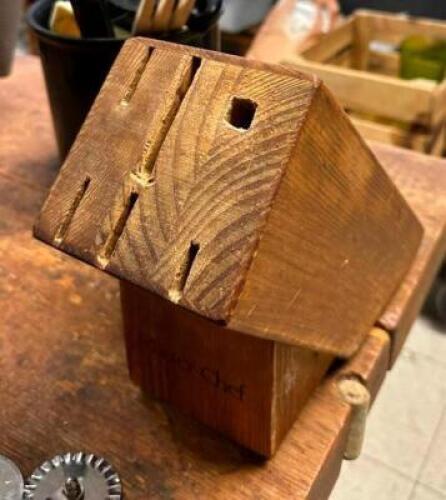 DESCRIPTION: WOODEN KNIFE BLOCK LOCATION: KITCHEN QTY: 1