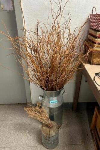 DESCRIPTION: (2) PLANT DECOR PIECES LOCATION: HALLWAY QTY: 1