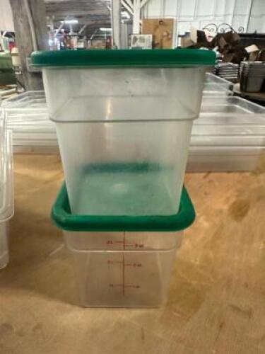 (2) 4 QT PLASTIC CONTAINERS W/ LIDS.