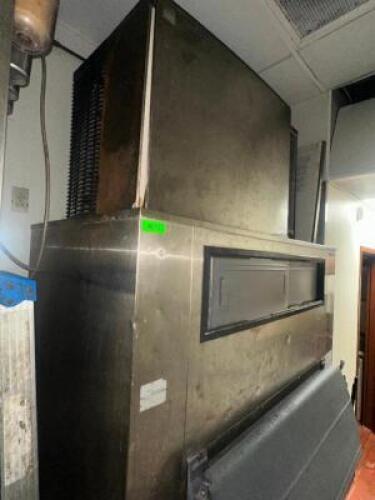 MANITOWOC 1810 HALF SIZE CUBE ICE MACHINE W/ FOLLET ICE BIN. REMOTE COOLED.