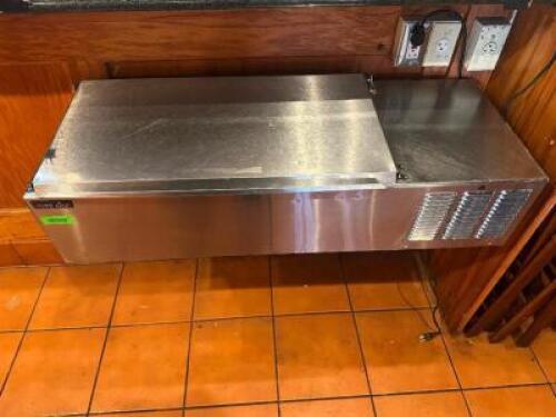 SILVER KING COUNTER TOP REFRIGERATED WELL.