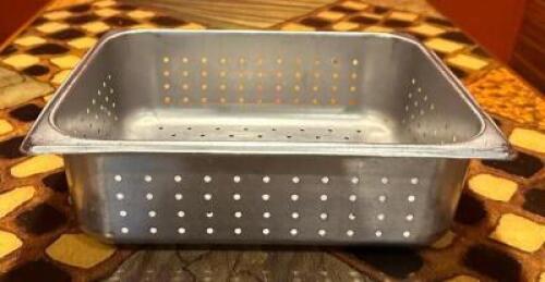 (6) 1/2 SIZE PERFORATED STAINLESS PANS