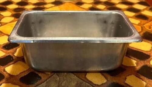 (8) 1/4 SIZE STAINLESS PANS