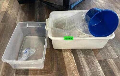 ASSORTED PLASTIC CONTAINERS AND LIDS