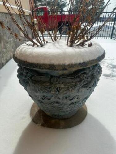 LARGE OUTDOOR PATIO PLANTER