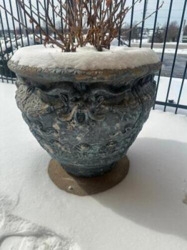 LARGE OUTDOOR PATIO PLANTER