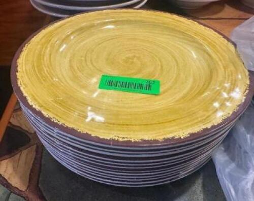 (20) 11" PLASTIC PLATES