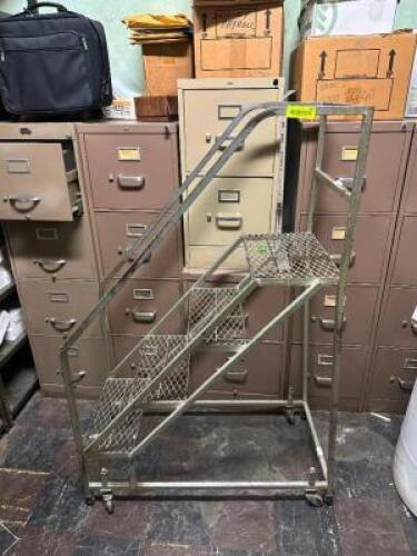 ROLLING LADDER
