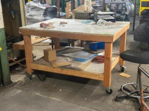 ROLLING WORK TABLE WITH CONTENTS