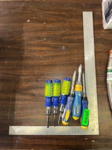 ASSORTED SCREWDRIVERS AND CARPENTER SQUARE