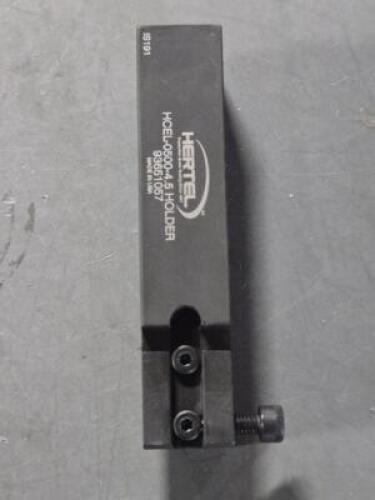DESCRIPTION: (1) INDEXABLE CUTOFF TOOL HOLDER BRAND/MODEL: HERTEL 393651057 SIZE: 1/2" X1" SHANK 0.531" MAX DEPTH RETAIL$: $300.21 QTY: 1
