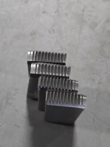 DESCRIPTION: (2) SETS OF(4) REPLACMENT PIPE DIE BRAND/MODEL: ROTHENBNERGER 89163 INFORMATION: FOR ROTHENBERGER R SERIES SIZE: 11-1/2 TPI, NPT 1-2" PIP