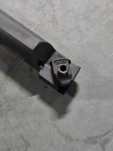 DESCRIPTION: (1) INDEXABLE GROOVING TOOL HOLDER BRAND/MODEL: HERTEL 58394636 SIZE: 5/8" SHANK INT, LH RETAIL$: $238.98 QTY: 1