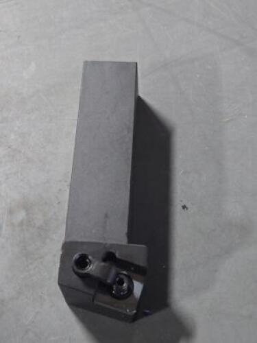 DESCRIPTION: (1) MSRNR 24-8E INDEXABLE TURNING TOOLHOLDER BRAND/MODEL: UNKNOWN 91422733 SIZE: 1-1/4" SQ SHANK RETAIL$: $98.30 QTY: 1
