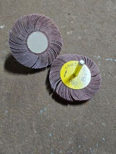 DESCRIPTION: (2) PACKS OF (10) PREMIUM FLAP WHEEL BRAND/MODEL: GLOBAL ABRASIVES #809775-26636 INFORMATION: GRIT: 60, ALUMINUM OXIDE SIZE: 3" X 1/2" X