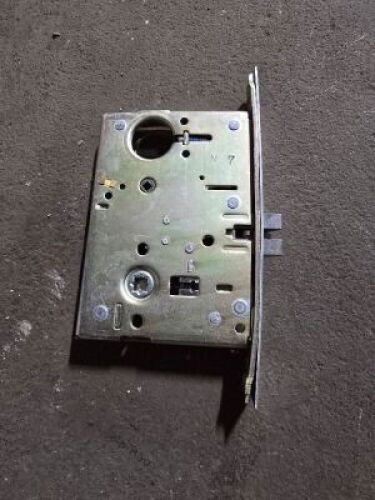 DESCRIPTION: (1) LOCKSET MECHANISM WITH DEADBOLT BRAND/MODEL: NOVA #5A/32D-B456 RETAIL$: $101.76 EA QTY: 1