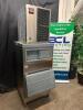 DESCRIPTION HOSHIZAKI 660 LB. AIR COOLED ICE HEAD WITH FOLLET 680 LB. CAPACITY ICE BIN. BRAND / MODEL: HOSHIZAKI KM-660MAJ ADDITIONAL INFORMATION IN W - 3