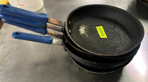 DESCRIPTION (4) 10" SKILLETS THIS LOT IS: SOLD BY THE PIECE SIZE 10" LOCATION BAY 6 QTY 4