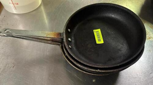 DESCRIPTION (3) 10" SKILLETS THIS LOT IS: SOLD BY THE PIECE SIZE 10" LOCATION BAY 6 QTY 3