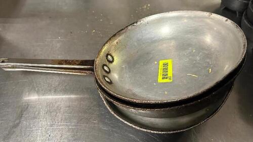 DESCRIPTION (3) 10" SKILLETS THIS LOT IS: SOLD BY THE PIECE SIZE 10" LOCATION BAY 6 QTY 3