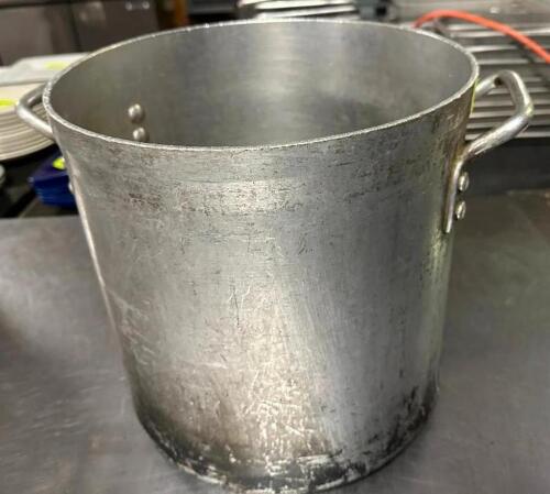 DESCRIPTION 20 QT ALUMINUM STOCK POT W/ HANDLES LOCATION BAY 6 QTY 1