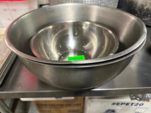 DESCRIPTION (3) STAINLESS MIXING BOWLS THIS LOT IS: SOLD BY THE PIECE LOCATION BAY 6 QTY 3