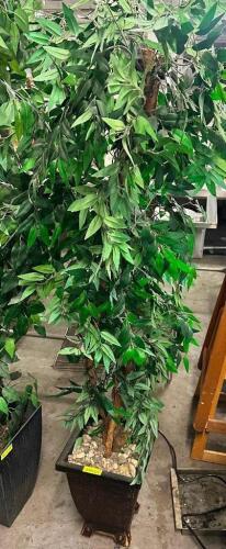 DESCRIPTION 6' FAKE POTTED FICHUS TREE LOCATION BAY 6 QTY 1