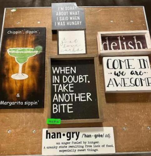 (1) LOT OF ASSORTED WALL DECORATIONS AND SIGNS,