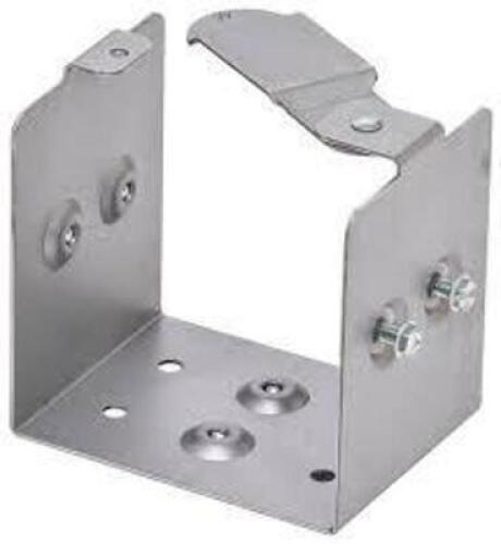 DESCRIPTION: (5) HINGE SCREW COVER WIREWAY CONNECTOR BRAND/MODEL: COOPER B-LINE #11781869 SIZE: 4X4 RETAIL$: $17.99 EA QTY: 5